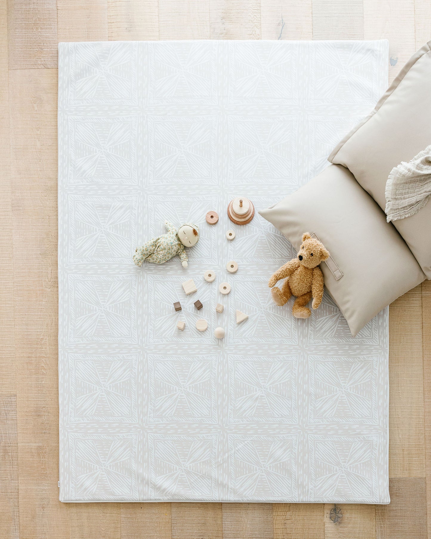 Cuvvy play mat cover, baby play mat, padded play mat, vegan leather, reversible, road play mat